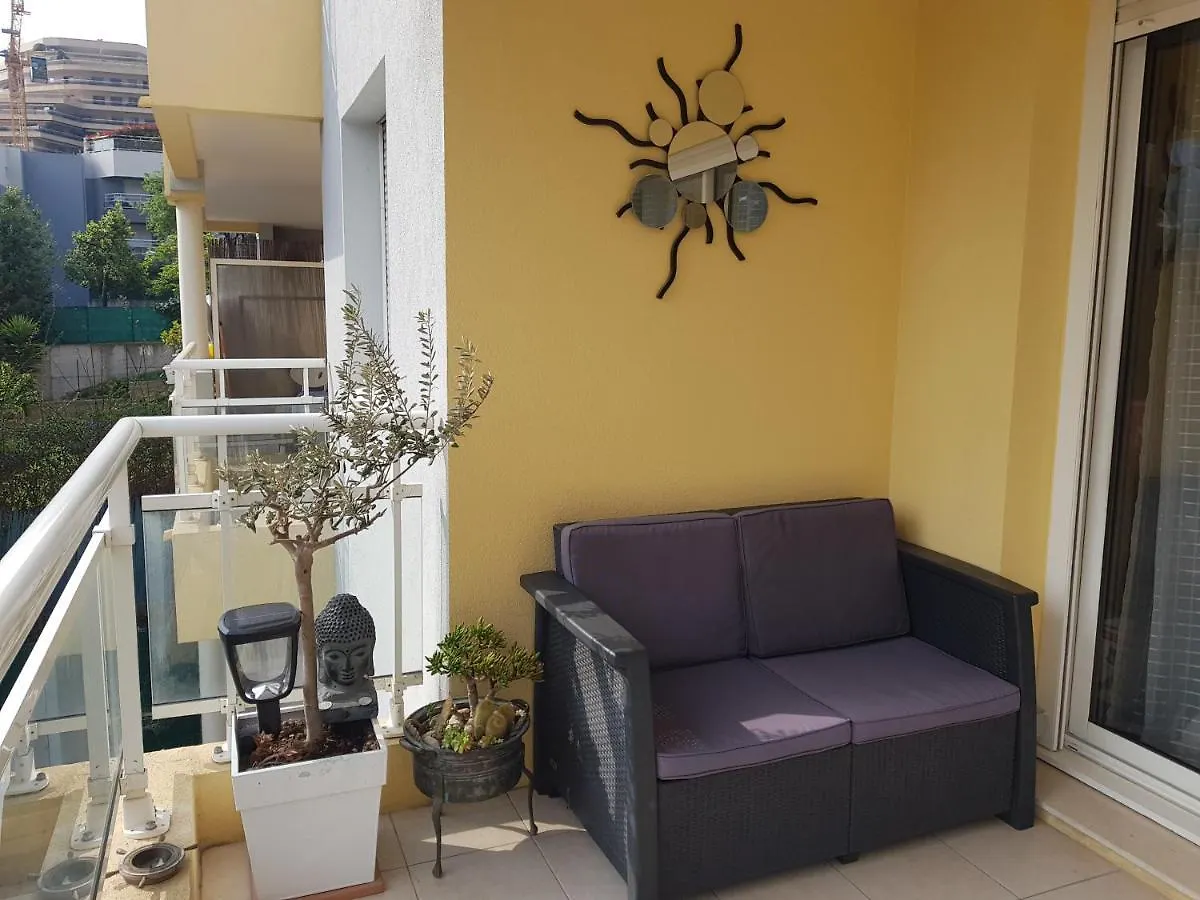 Beau Appartement Avec Garage Ferme Beausoleil Apartmán