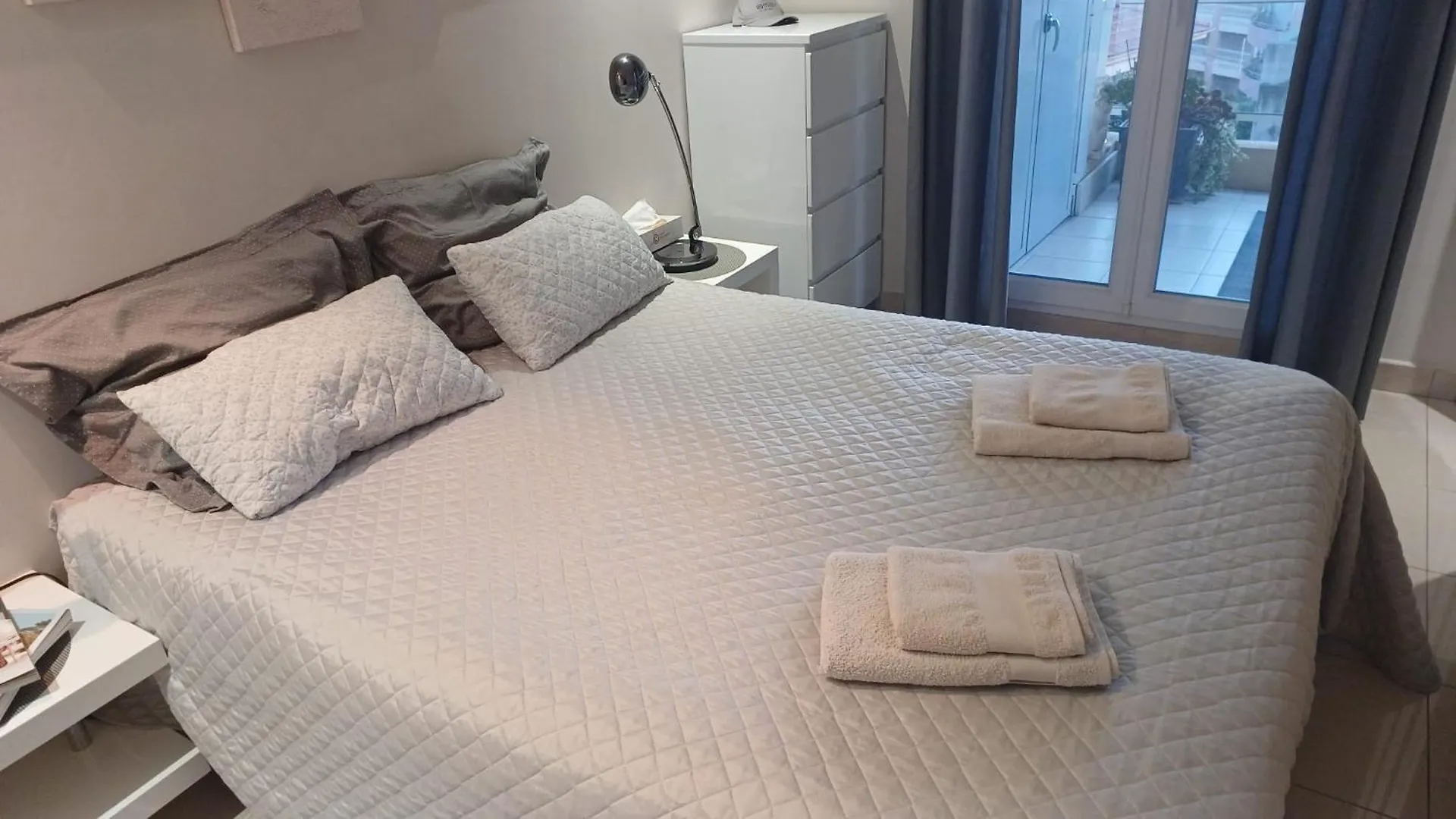 Beau appartement avec garage fermé Beausoleil