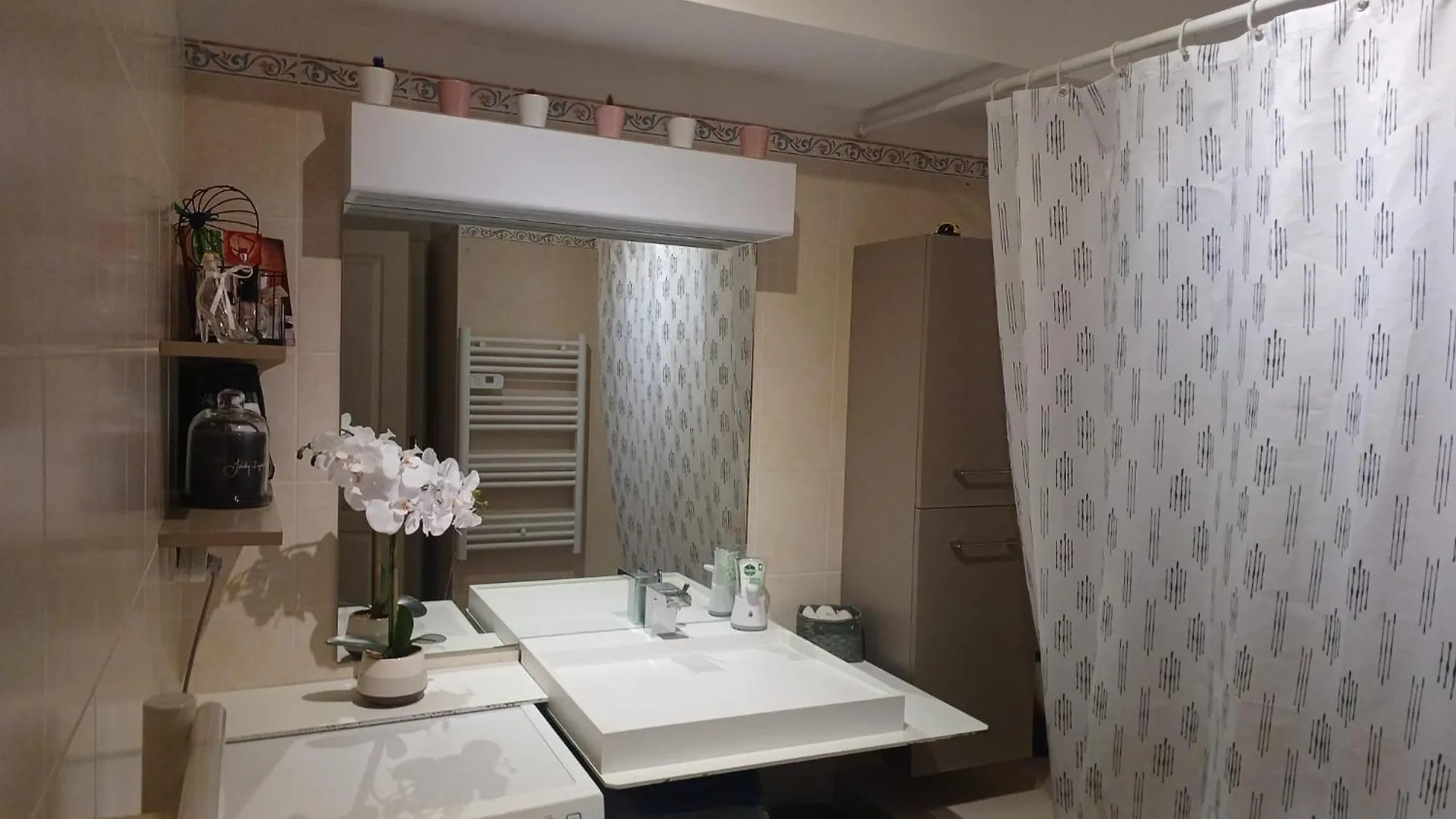 Beau appartement avec garage fermé Beausoleil